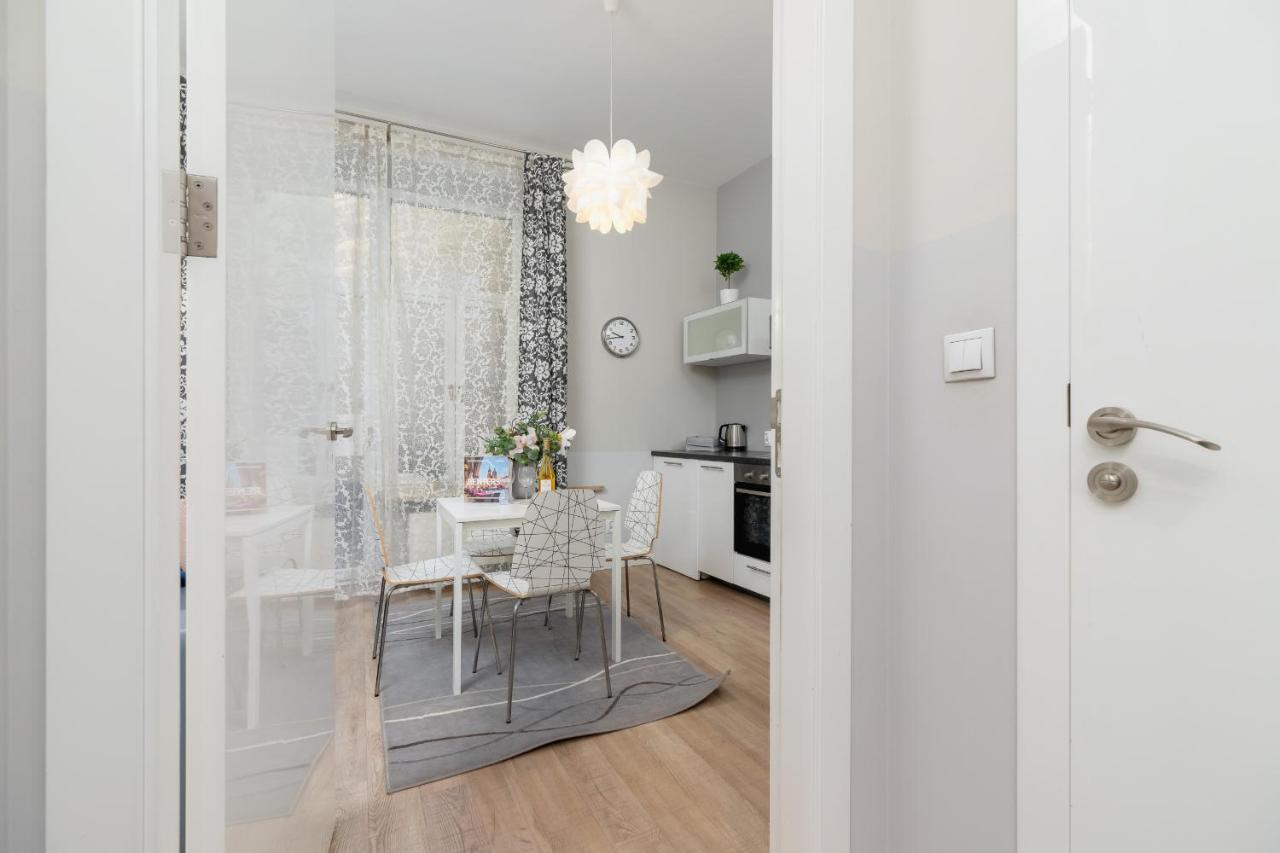 Central Planty Park Apartment Lobzowska By Noclegi Renters クラクフ エクステリア 写真