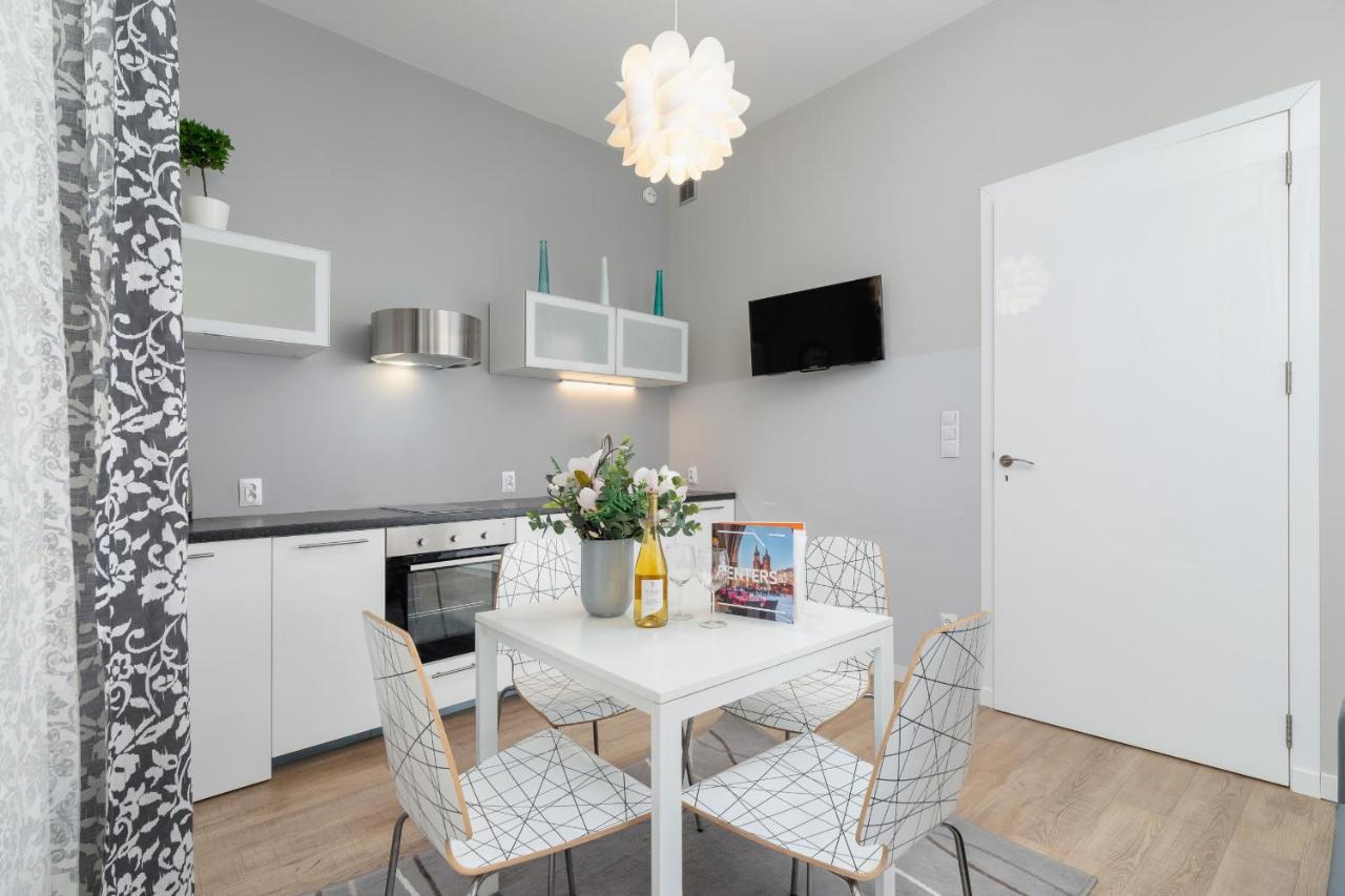 Central Planty Park Apartment Lobzowska By Noclegi Renters クラクフ エクステリア 写真